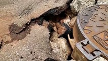 Moradores temem abertura de cratera após rachaduras no asfalto no Santa Felicidade