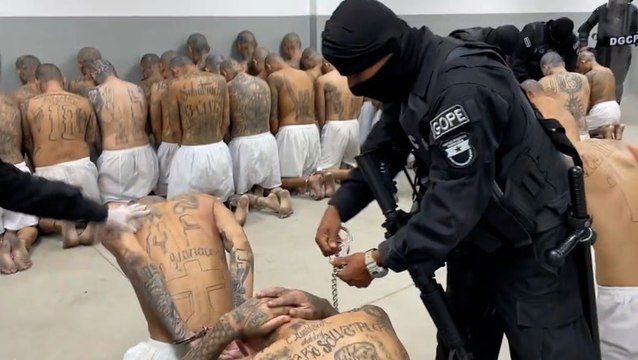 El Salvador moves suspected gang members to new ‘mega prison’ amid human rights criticism