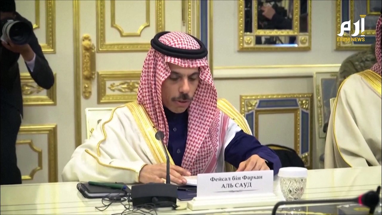 وزير الخارجية السعودي الأمير فيصل بن فرحان يزور كييف ويلتقي بالرئيس الأوكراني فلاديمير زيلينسكي