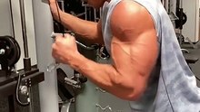 Nice Physique Champion Bodybuilder Tricep Workout
