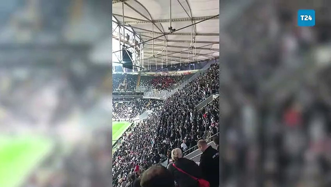 Beşiktaş tribünlerinden "Hükûmet istifa" tezahüratları