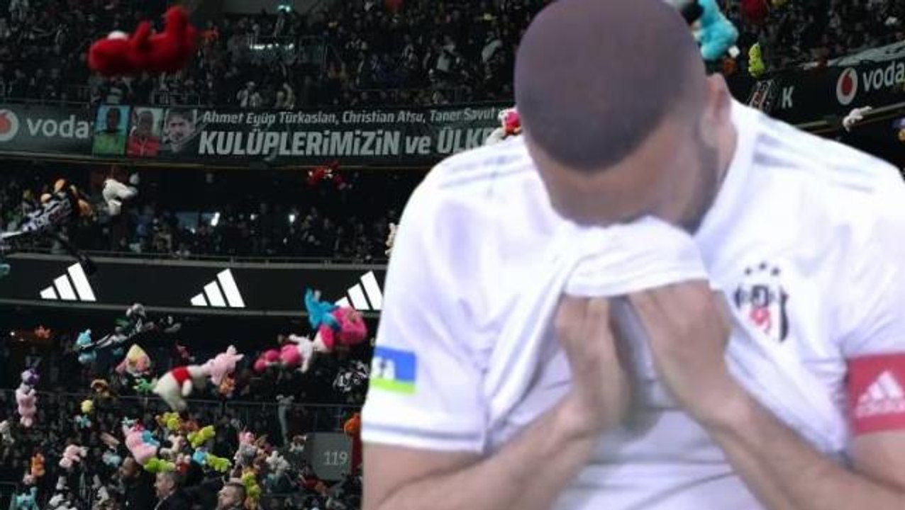 Beşiktaş-Antalyaspor maçında duygu dolu anlar! Cenk Tosun hüngür hüngür ağladı
