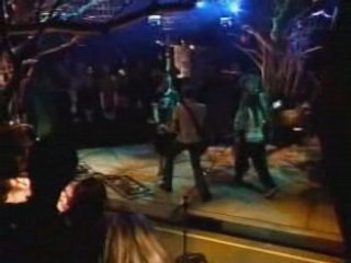 Avril Lavigne - Complicated (LIVE)