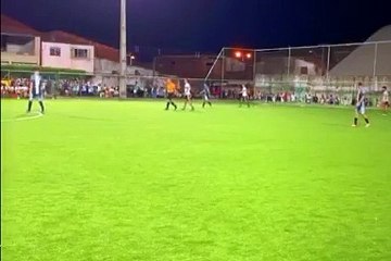 Live flagra jogo interrompido após barulho de tiros em Areninha