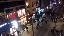 Depremin üçüncü gününde deposundaki çadırları satan Kızılay'a tepki göstermek isteyen TİP üyelerine polis müdahalesi