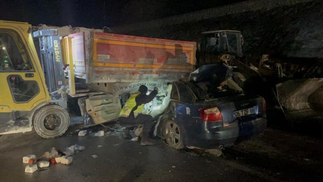 TIR'A ARKADAN ÇARPAN OTOMOBİL SÜRÜCÜSÜ HAYATINI KAYBETTİ