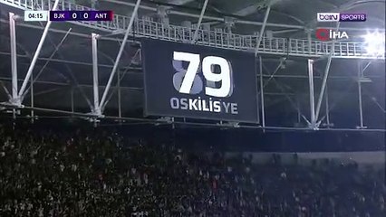 Beşiktaş tribünlerinden oyuncak yağmuru