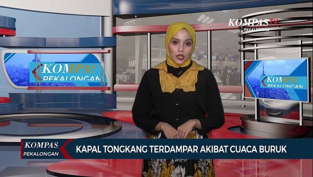 Akibat Cuaca Buruk, Kapal Tongkang Terdampar