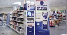 Pour limiter les emballages plastiques, Nivea a installé un distributeur de gel douche en magasin