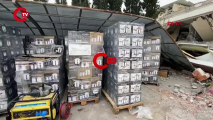 Hasar gören fabrikada çökme: Ölü ve yaralı işçiler var