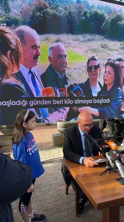 Açmak istediği ortopedi hastanesi için açlık grevi yapan Dr. Kayhan Turan, Mudanya Belediye Başkanı'na yanıt verdi: Kendi verdiği ruhsata muhalefet ediyor!