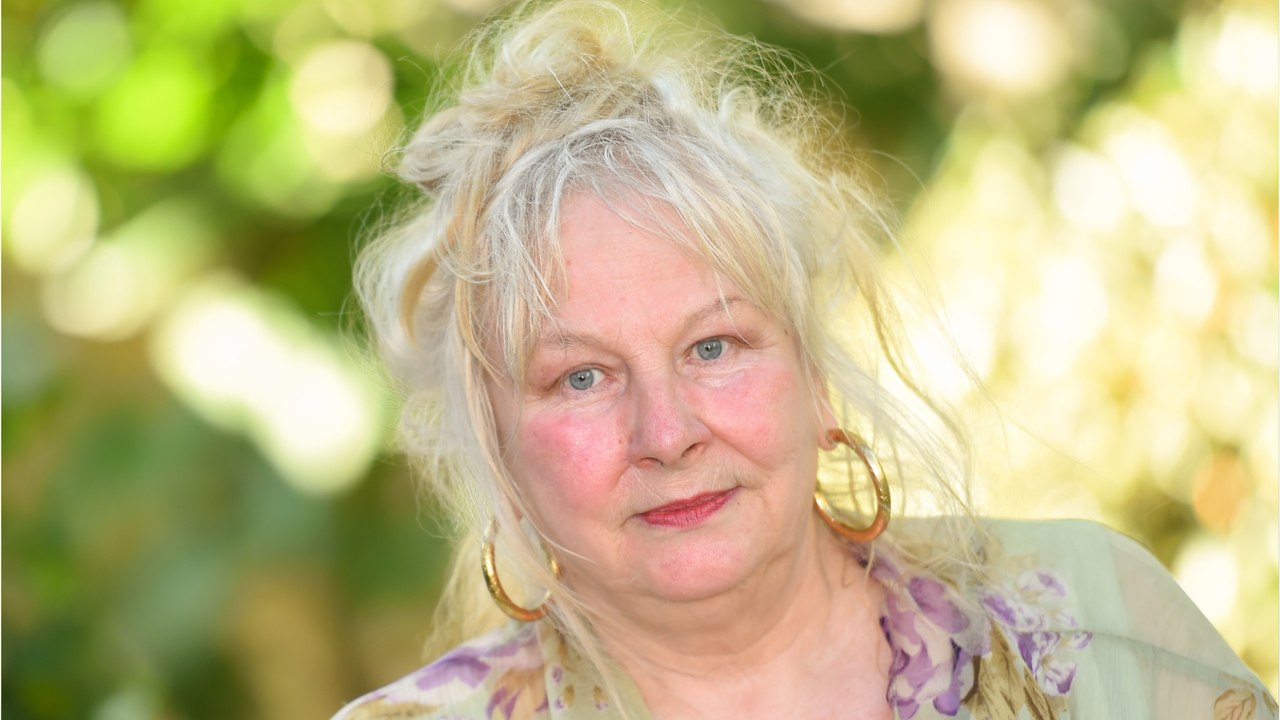 GALA VIDÉO - Yolande Moreau a 70 ans : cancer, enfants… Que sait-on sur sa vie privée ?