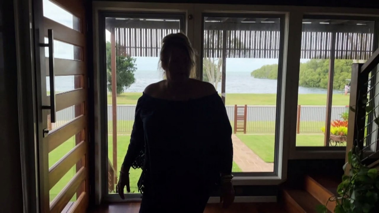 Rent bidding fuelling Queensland's rental crisis, experts say