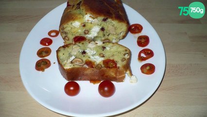 Cake au poulet , tomate cerise et noix de cajou