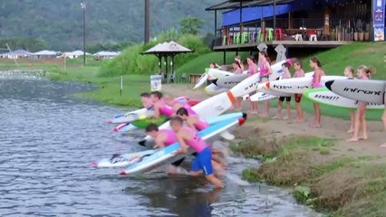 Junior lifesavers in Qld training in dam during stinger season