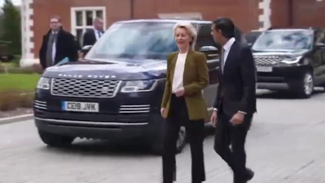 Sunak welcomes von der Leyen at Windsor ahead of Northern Ireland Protocol talks