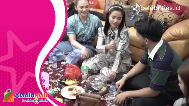 Thoriq Halilintar Terciduk Kembali Mesra dengan Fuji, Masih Cinta