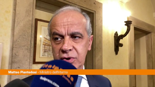 Migranti, Piantedosi Disperazione non giustifica viaggi a rischio