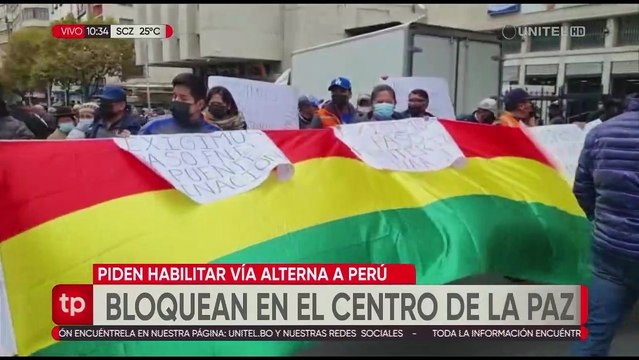 Bloquean en La Paz para exigir que el Gobierno gestione tránsito de camiones varados 55 días en frontera con Perú
