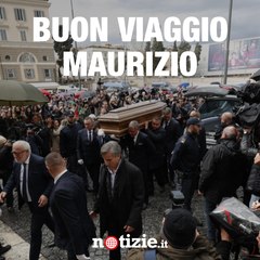 Video herunterladen: Funerali Maurizio Costanzo: tantissime persone per l'addio al conduttore