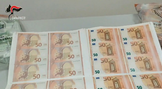 Napoli - Euro falsi, scoperta centrale di produzione in un basso : 19 arresti (27.02.23)