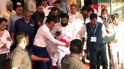 शिंदेंना ठेच, महाजनांचा हात… पायऱ्यांवर काय घडलं?