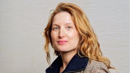 GALA VIDEO - Julia Piaton enceinte et “évacuée d’un film” à cause de sa grossesse ? “Un coup dur”