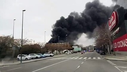 Incendio en una nave de tratamiento de caucho de Sant Boi de Llobregat