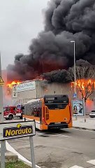 Incendio en una nave de tratamiento de caucho de Sant Boi de Llobregat