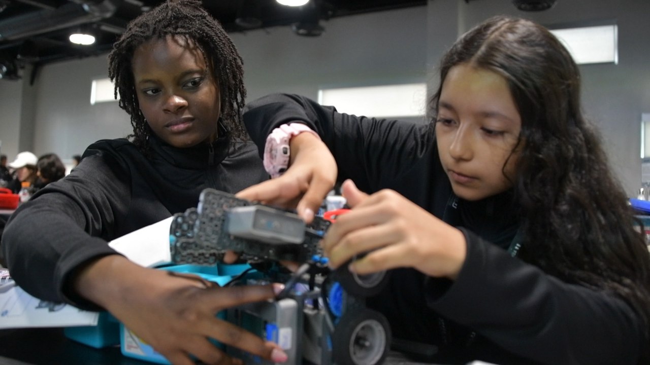 Las pequeñas genios en Latinoamérica que demuestran que la ciencia es cosa de niñas