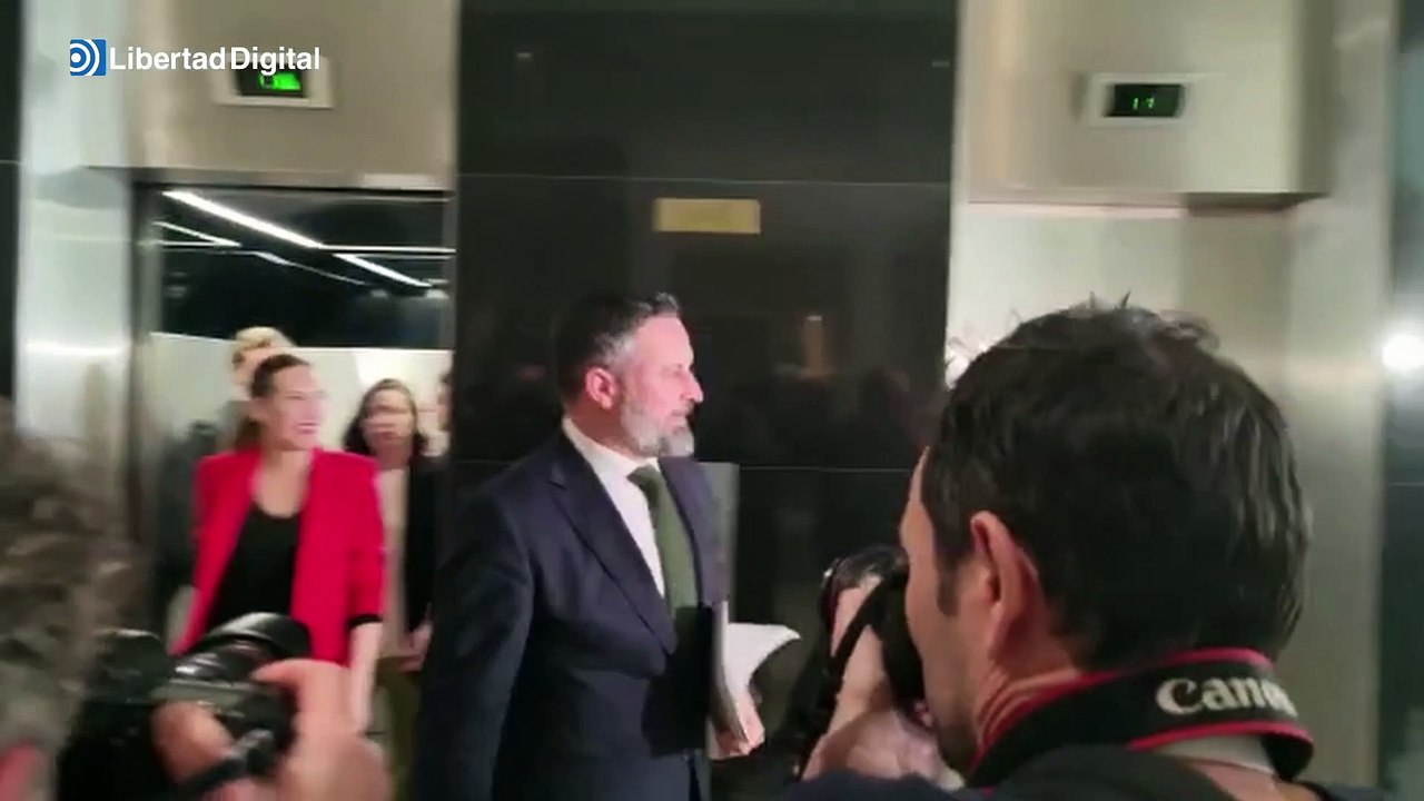 La llegada de Abascal a presentar la moción de censura