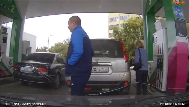 -Woman tries to fuel the wrong car at gas station