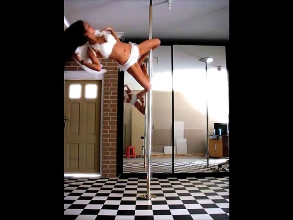 Pole Dancing -Vid 26- Halloween freestyle pole dance to _Stay_ by Shakespear Sisters