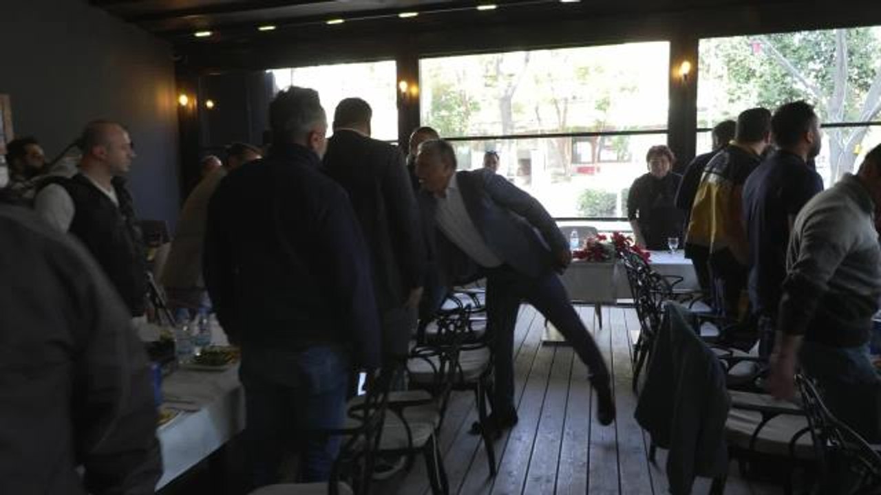 Muratpaşa Belediye Başkanı Uysal, Deprem Bölgesinden Dönen Personeliyle Bir Araya Gelen: "Gelecekle İlgili Kararlar Alıyoruz"