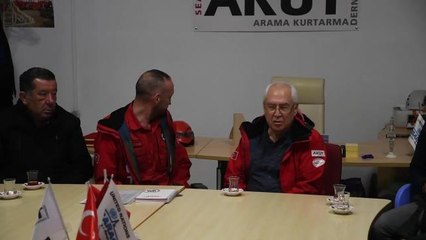 Karabağlar Belediye Başkanı Selvitopu, Akut Gönüllülerini Ziyaret Etti: "Her Zaman Yanınızda Olacağız"