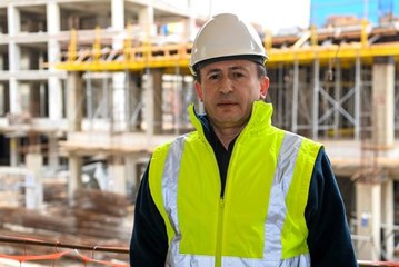 Tuzla'da orta hasarlı binalar tahliye edilerek yıkım sürecine başlandı