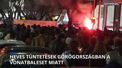 Gyász és harag minden idők legsúlyosabb görögországi vonatbalesete után