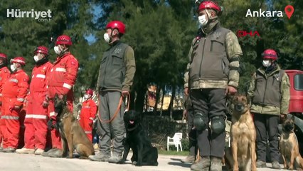 Bakan Akar'dan Mehmetçiğe tebrik ziyareti