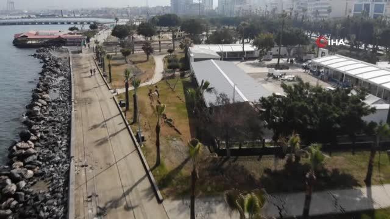 İskenderun sahil bandında oluşan yarıklar böyle görüntülendi