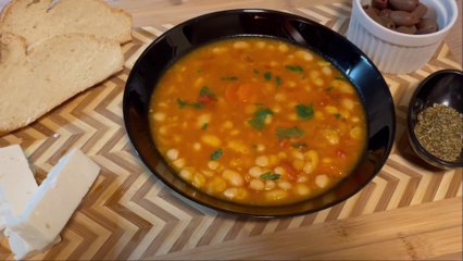 Greek White Bean Soup / Φασολάδα Παραδοσιακή