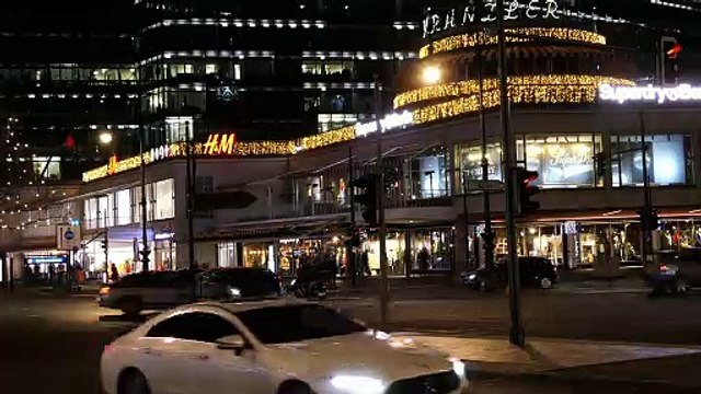 Berlin Kurfürstendamm Time Lapse video at Cafe Kranzler