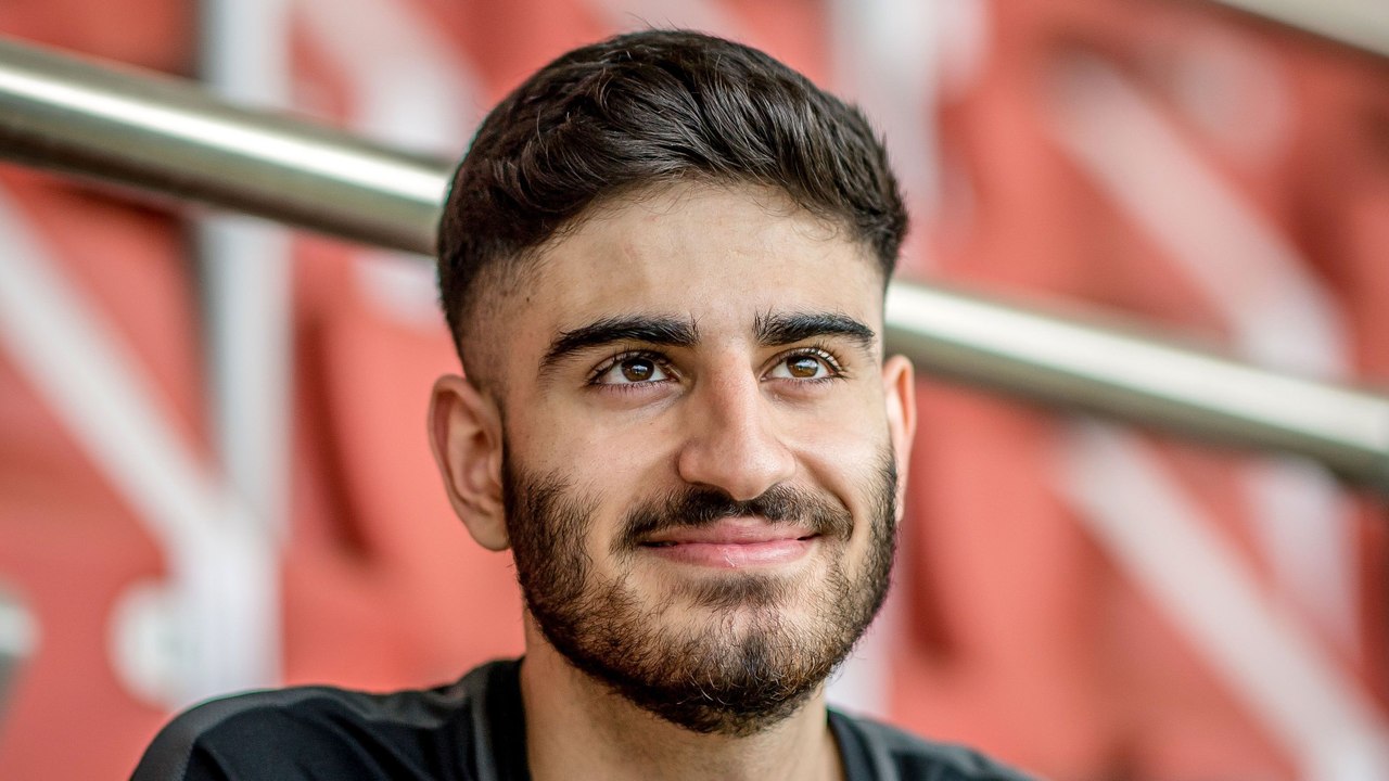 Umut Gültekin: Der kicker eFootballer des Jahres 2022 im Porträt