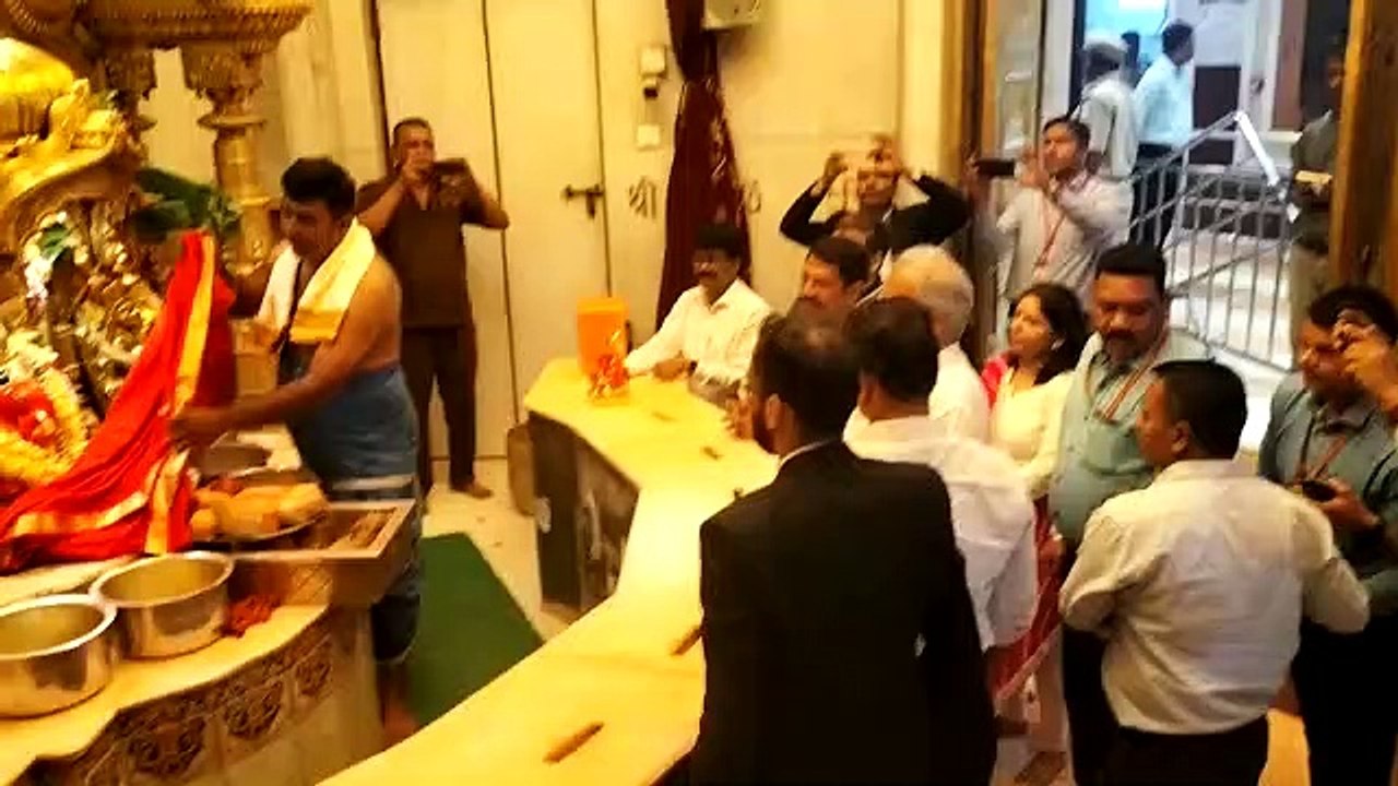 सीएम भूपेश बघेल पहुंचे सिद्धि विनायक