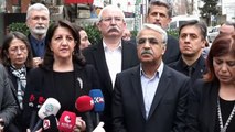 HDP Eş Genel Başkanları Buldan ve Sancar, Kızılay önünde açıklama yaptı: Harami düzenini kuranların helallik istemeye hakkı yok