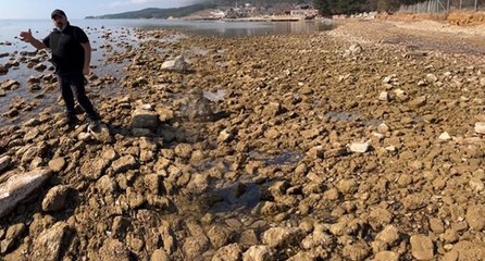 Saros Körfezi’nde deniz suyu metrelerce çekildi