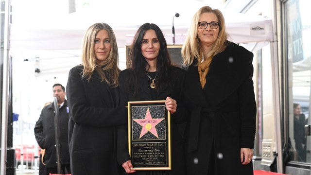 GALA VIDEO – Jennifer Aniston, Courteney Cox et Lisa Kudrow : les filles de Friends réunies pour une occasion spéciale !