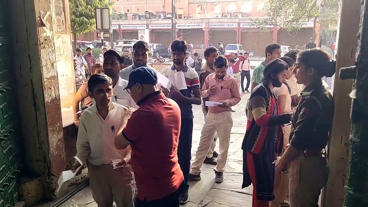 Teacher recruitment exam- पहली पारी में 97.61 फ...