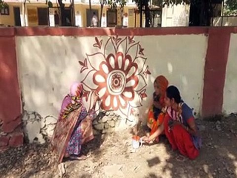 video: शहरी रोजगार गारंटी योजना के श्रमिक दिखा रहे कूची का कमाल,दमकने लगे सरकारी भवन