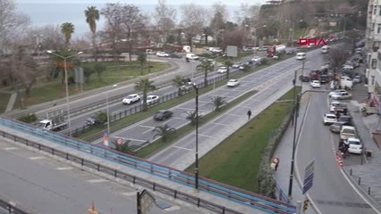 KAMYONUN AÇILAN DAMPERİ KÖPRÜYE ÇARPTI