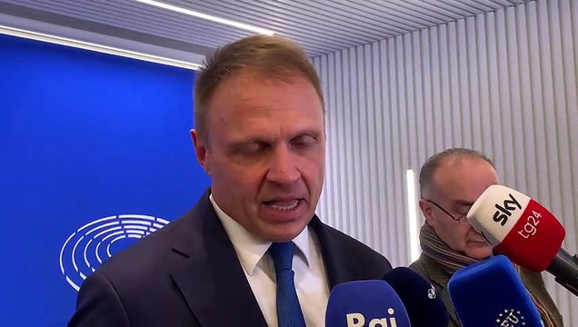 Migranti, Lollobrigida: Con flussi entrano 500mila regolari nel 2023 - Video